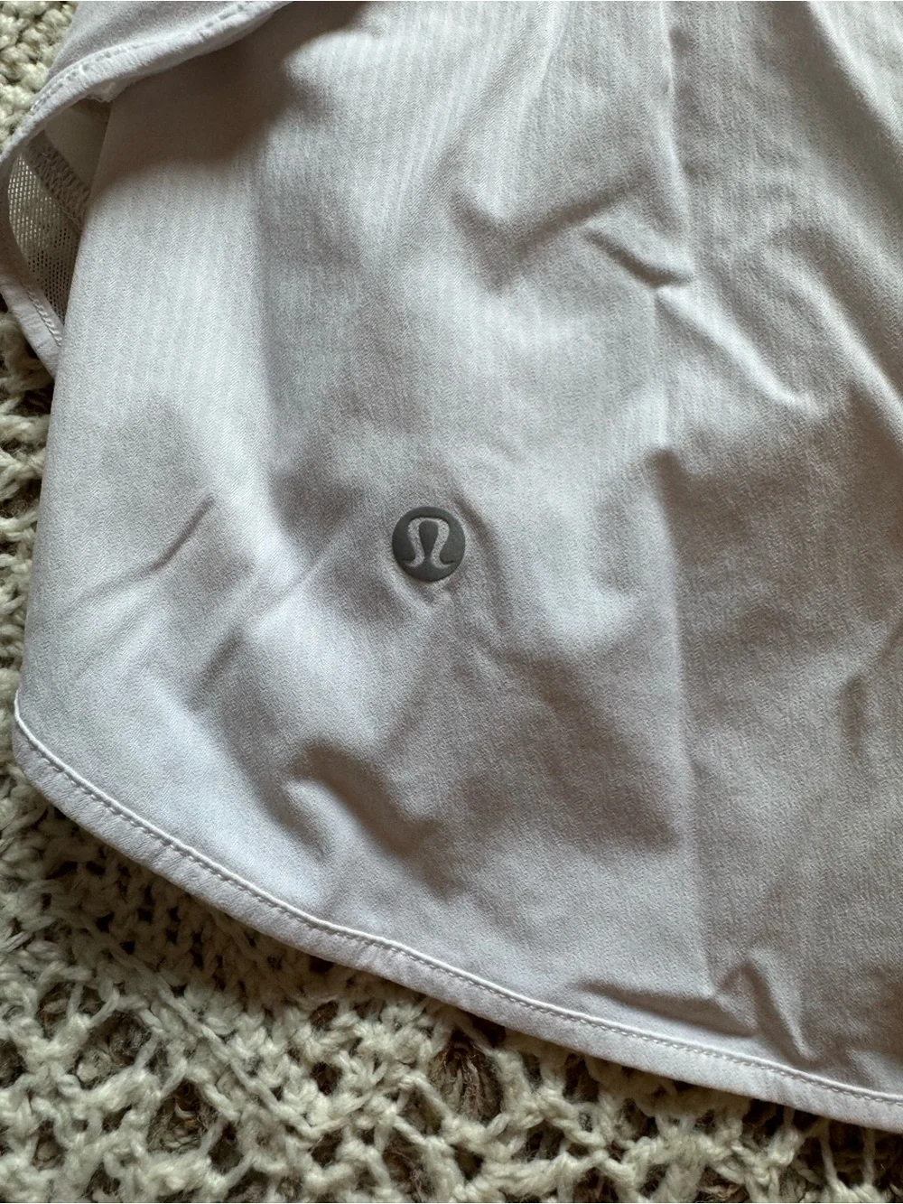Lululemon Hotty Hot High-Rise Skirt Size 6 White Skort Biker Shorts Tennis Skirt